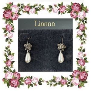 Butterfly Pearldrop Dangling Earrings Pearls & Butterflies Jewelry